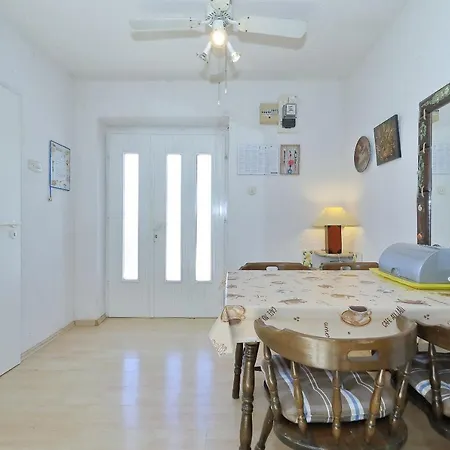 بيت للعطل House Miro Cozy *