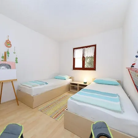 House Miro Cozy روفانجسكا